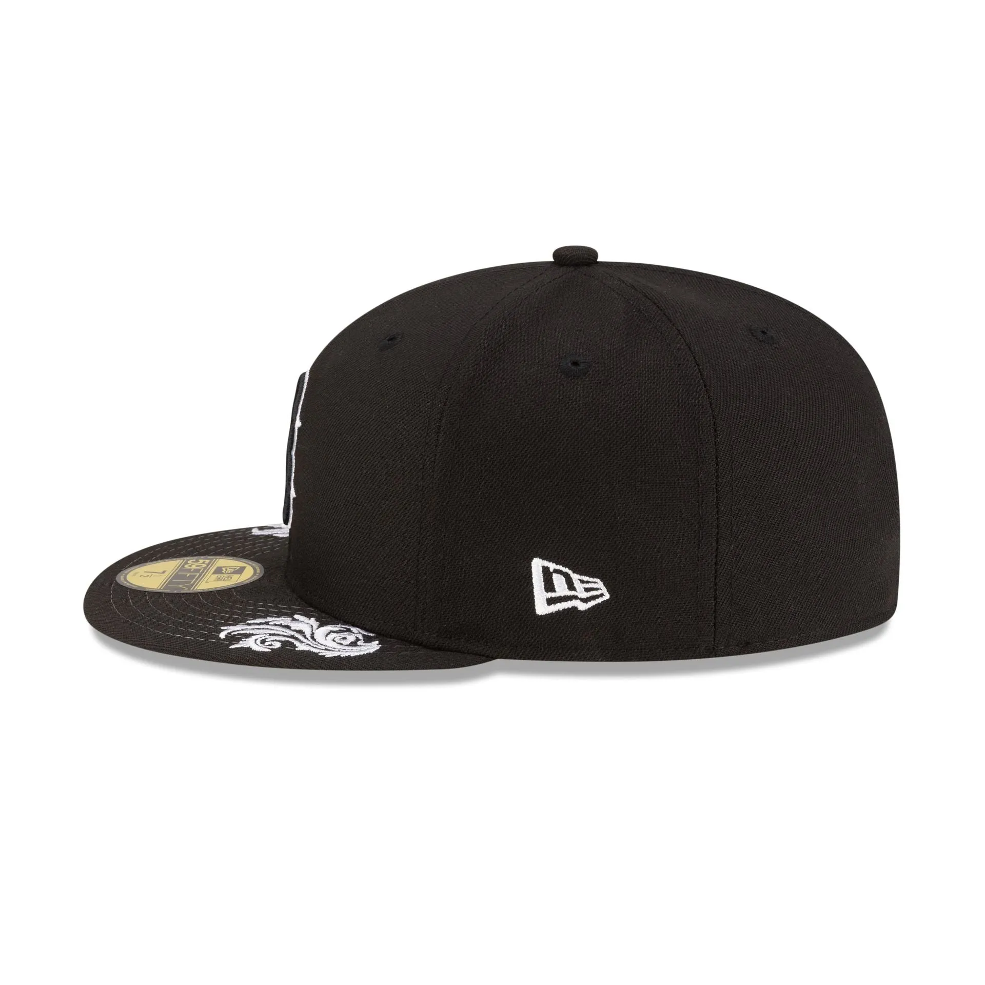 Boston Red Sox Script Black and White 59FIFTY Fitted Hat sold by New Era product image thumbnail 5