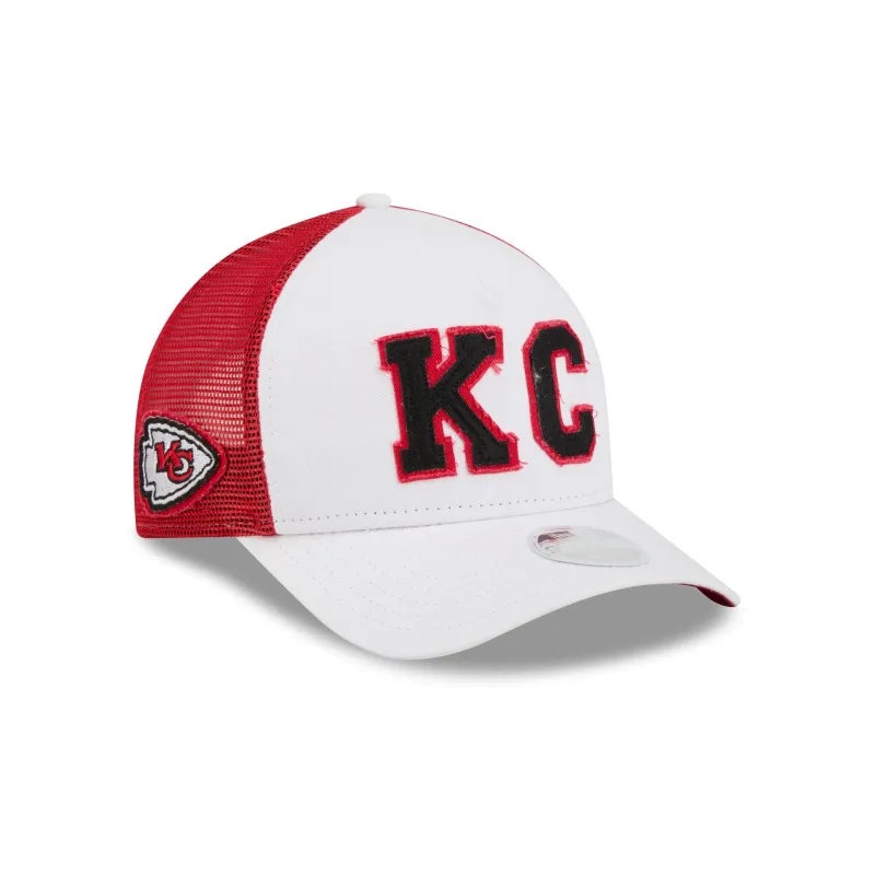 Kansas City Chiefs Optic White Felt Logo Women's 9FORTY M-Crown A-Frame Trucker Hat made by New Era