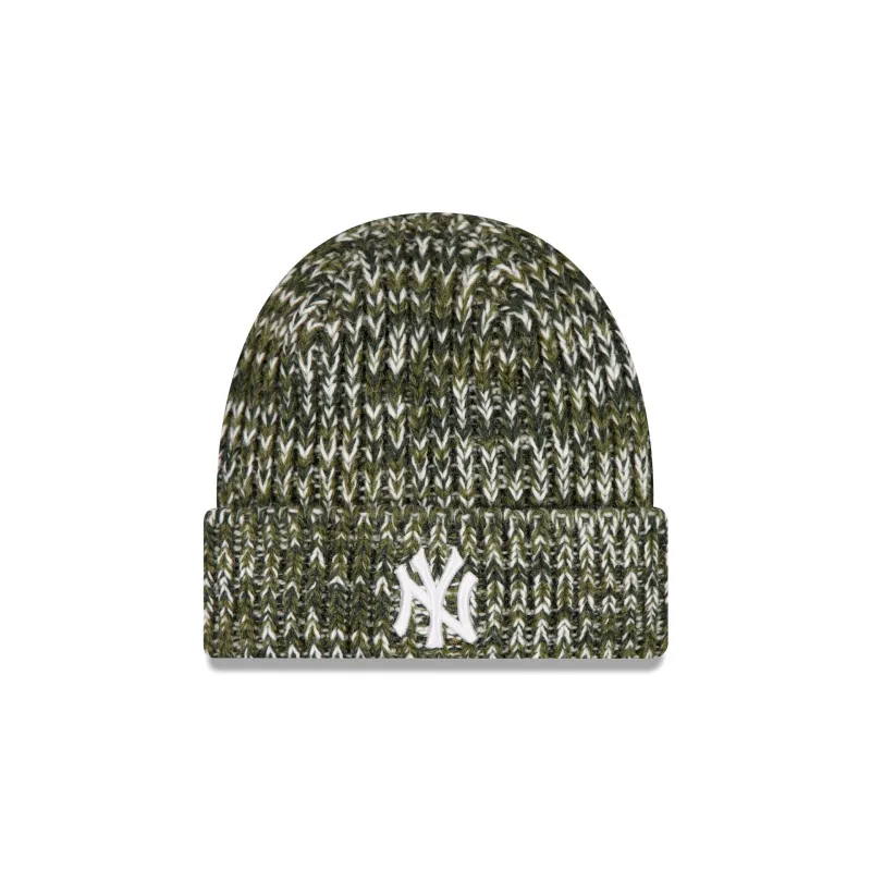 New York Yankees Chunky Green Knit Beanie Hat made by New Era