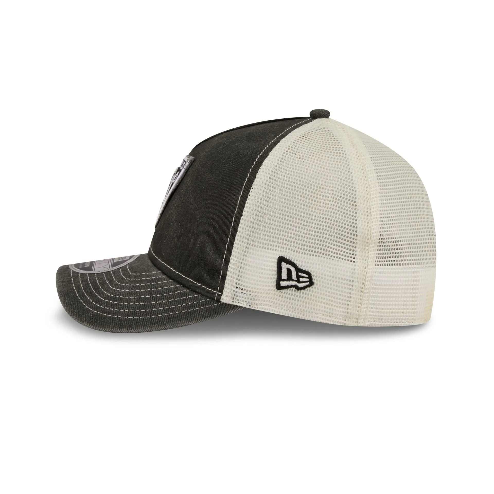 Las Vegas Raiders Frayed Logo 9FORTY M-Crown A-Frame Trucker Hat sold by New Era product image thumbnail 4