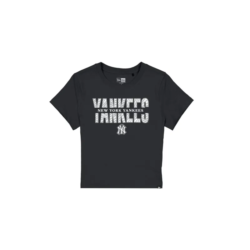 New York Yankees Women's Cropped Split T-Shirt made by New Era