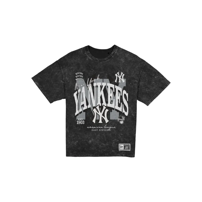 New York Yankees Women's Throwback Oversized Black Washed T-Shirt made by New Era