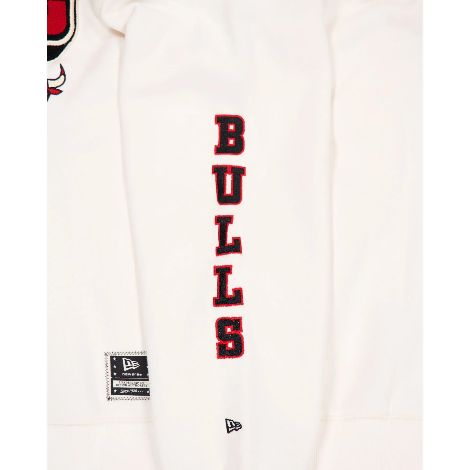Chicago Bulls Women's Chrome White Varsity Crewneck sold by New Era product image thumbnail 3