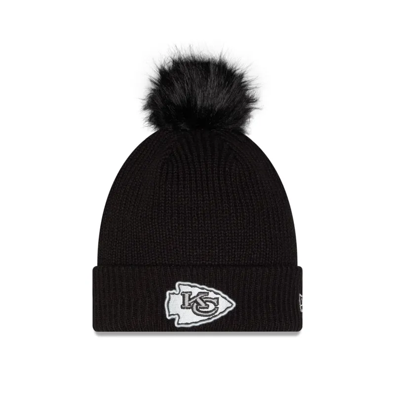 Kansas City Chiefs 2026 Salute to Service Women's Pom Knit Hat made by New Era