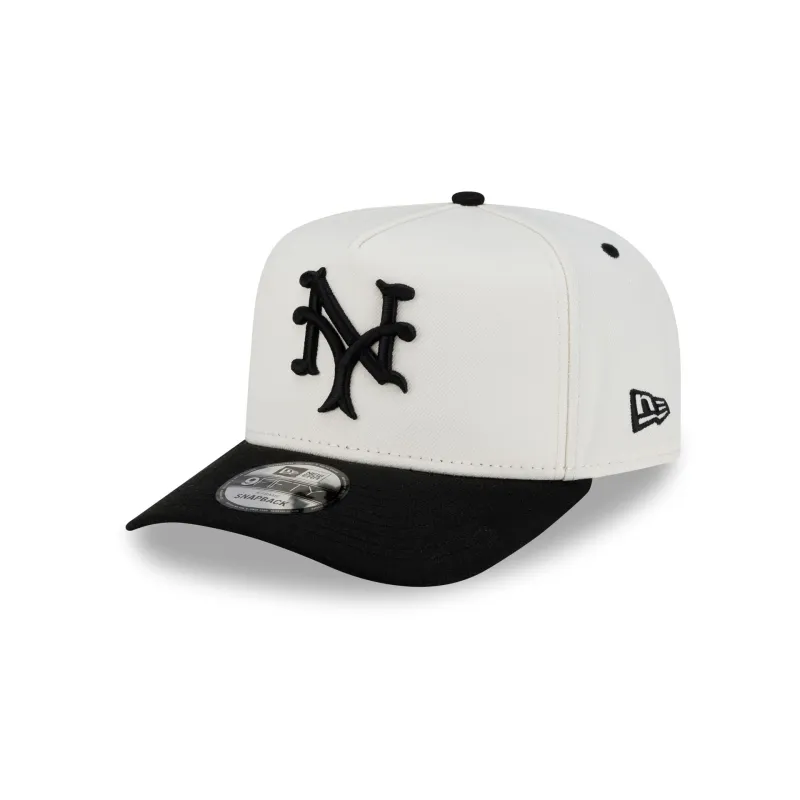 New York Giants Two Tone Cooperstown 9FIFTY A-Frame Snapback Hat made by New Era