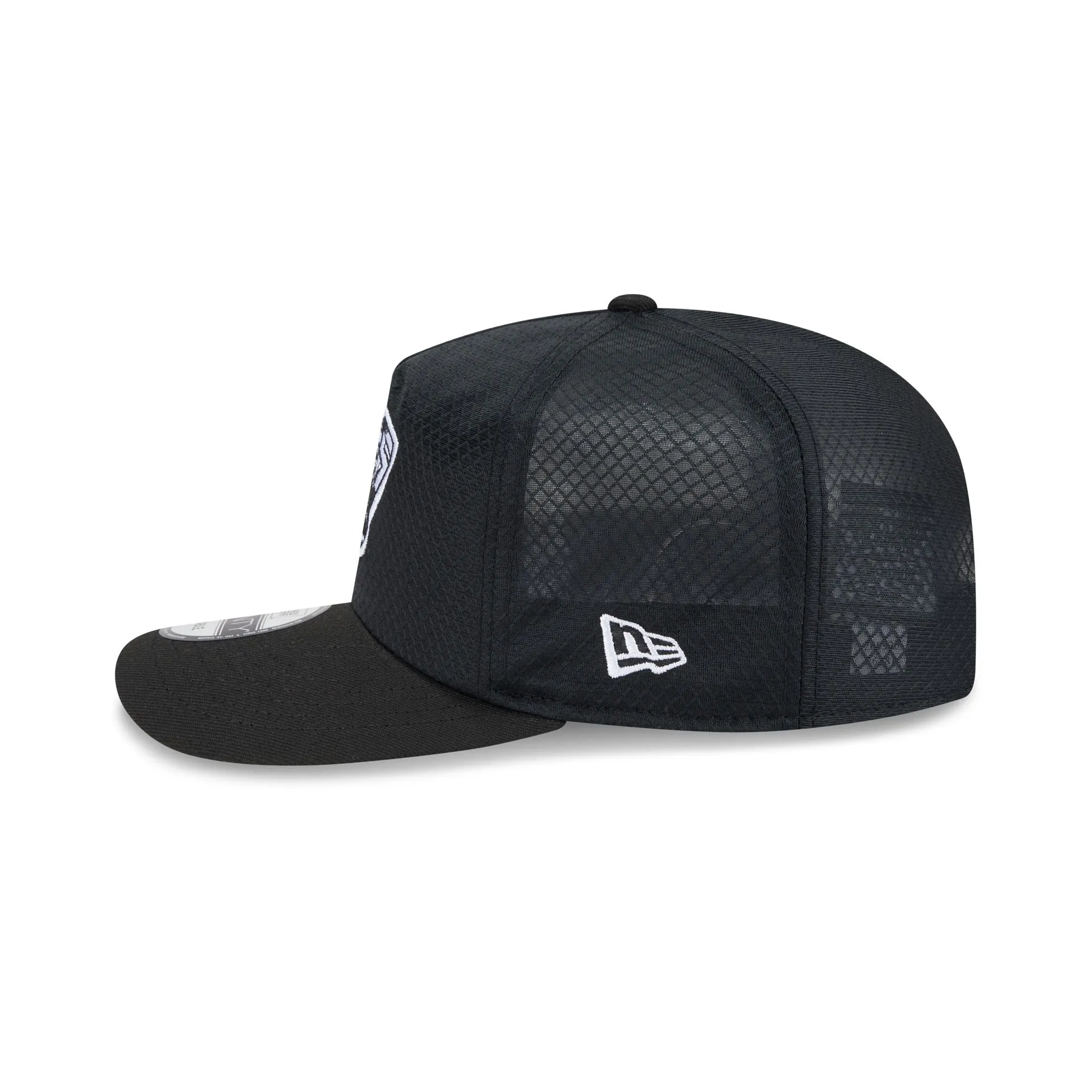 Vancouver Grizzlies Black & White Mesh 19TWENTY Trucker Hat sold by New Era product image thumbnail 4