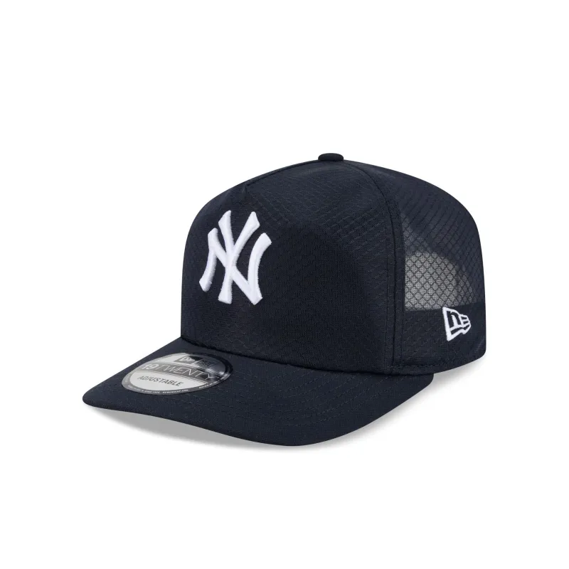 New York Yankees Mesh 19TWENTY Trucker Hat made by New Era