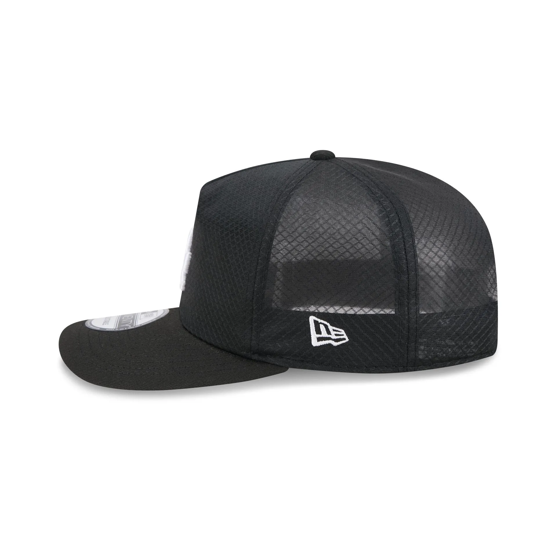Los Angeles Dodgers Black & White Mesh 19TWENTY Trucker Hat sold by New Era product image thumbnail 4