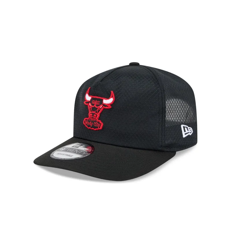 Chicago Bulls Mesh 19TWENTY Trucker Hat made by New Era