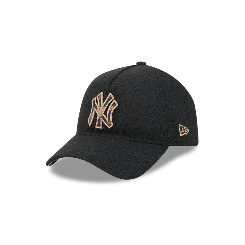 New York Yankees Camo Logo Boucle 9FORTY A-Frame Unstructured Snapback Hat made by New Era