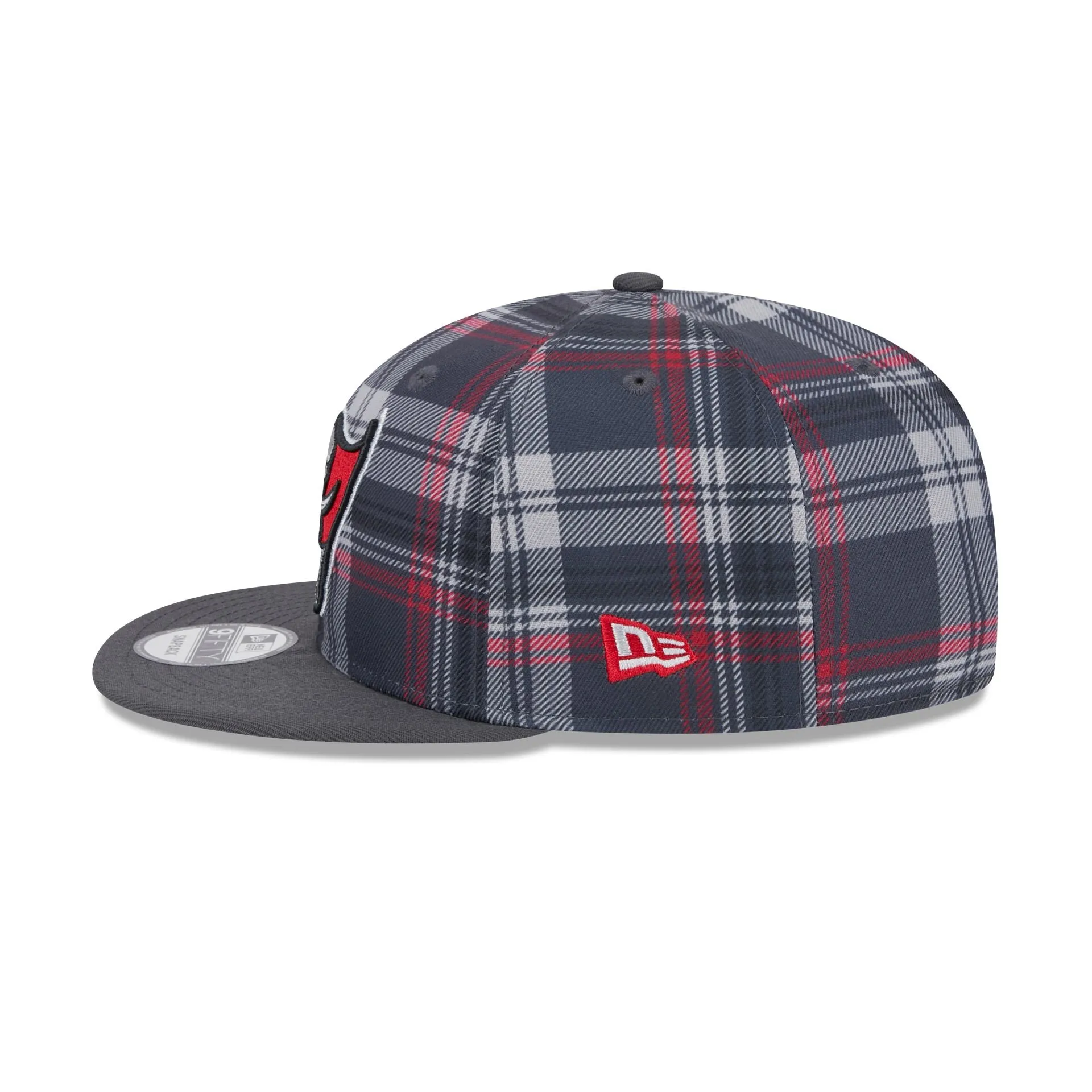 Tampa Bay Buccaneers 2024 Sideline Statement Gray 9FIFTY Snapback Hat sold by New Era product image thumbnail 4