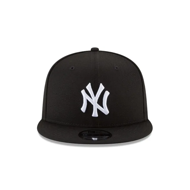 New York Yankees Basic Black and White 9FIFTY Snapback Hat sold by New Era product image thumbnail 2