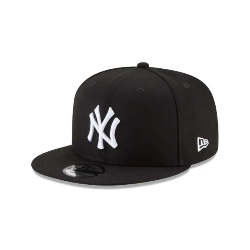 New York Yankees Basic Black and White 9FIFTY Snapback Hat sold by New Era
