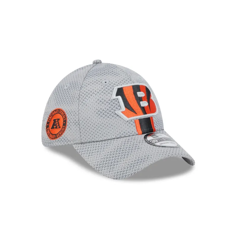 Cincinnati Bengals 2024 Sideline Gray 39THIRTY Stretch Fit Hat sold by New Era