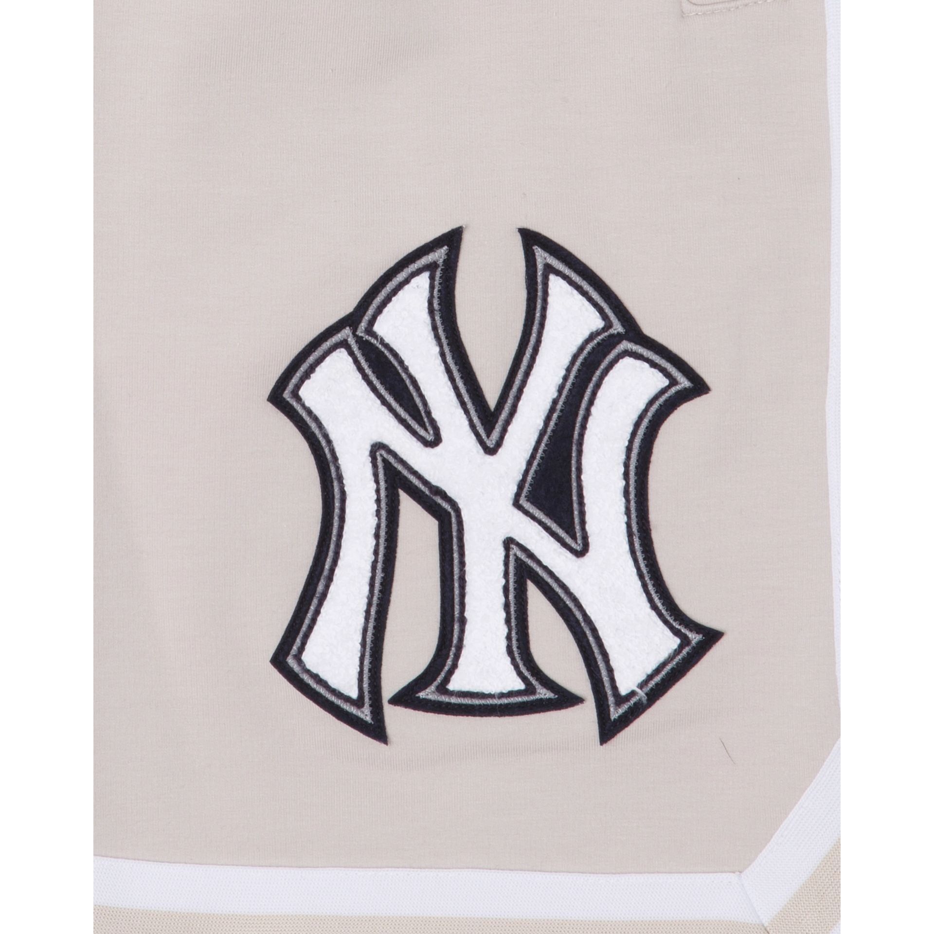 New York Yankees Logo Select Chrome Shorts sold by New Era product image thumbnail 5