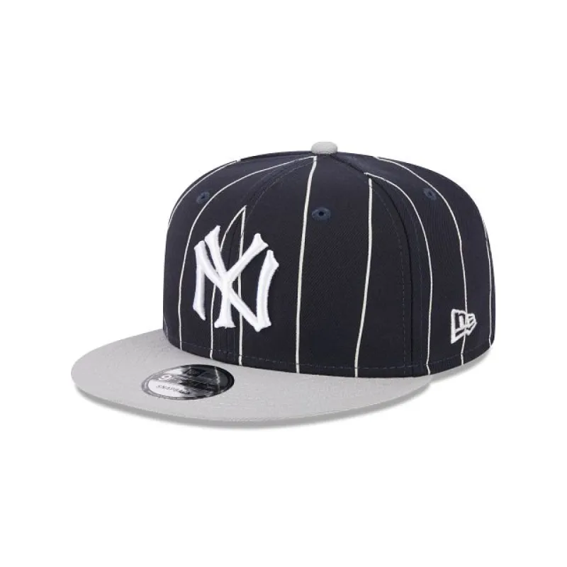 New York Yankees Throwback 9FIFTY Snapback Hat sold by New Era