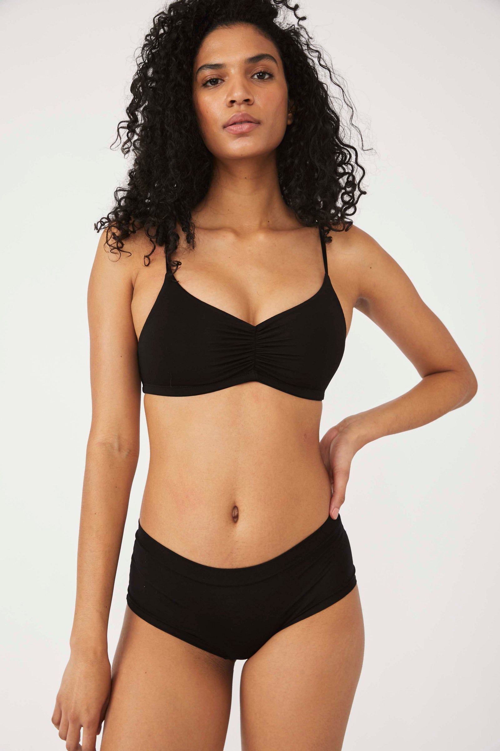 ESSENTIAL BOYSHORT sold by Nica