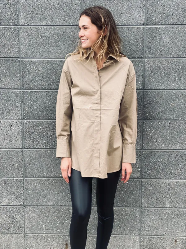 ADDISON OVERIZED POPLIN BUTTON-UP sold by Nica