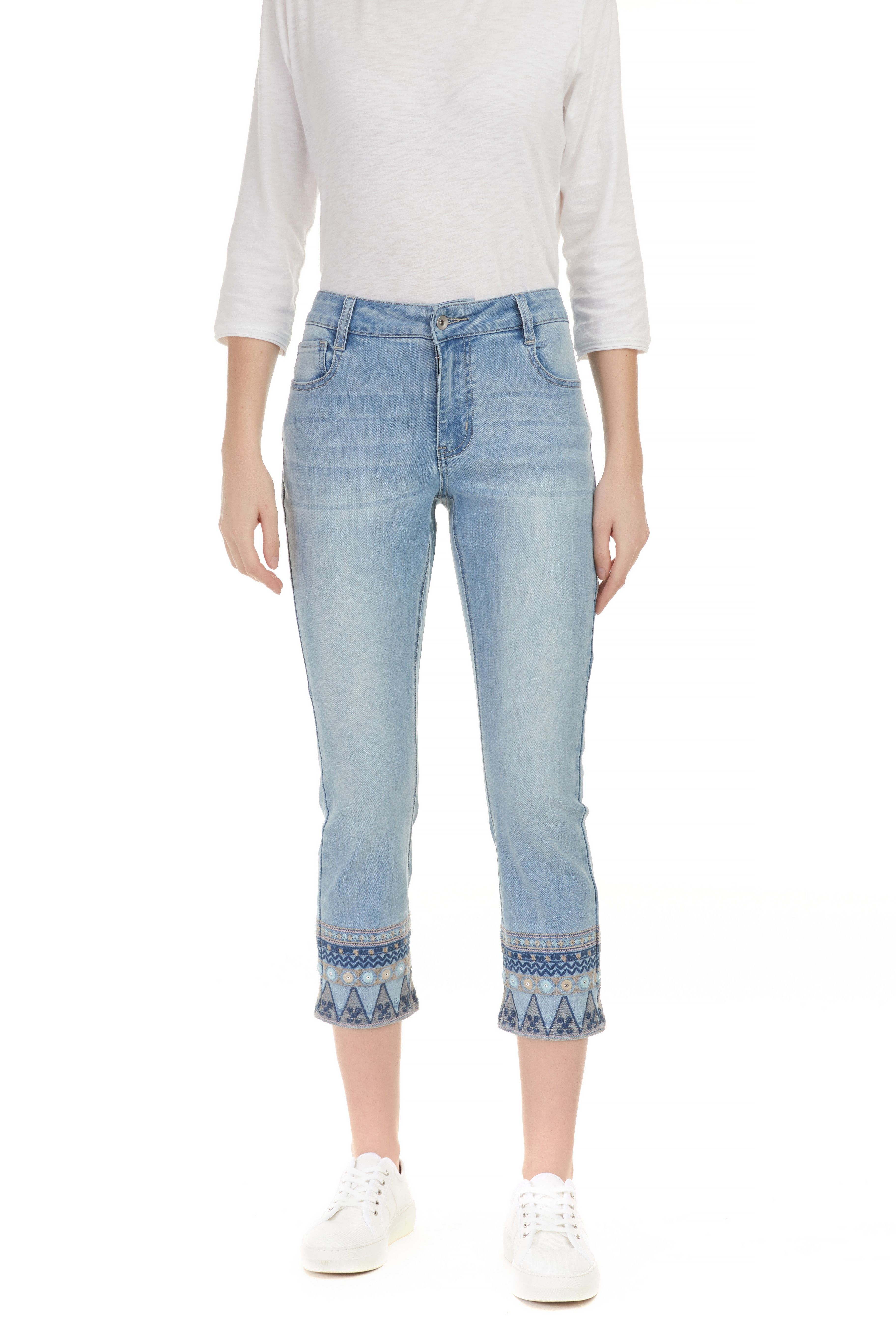 EMBROIDERY DETAIL JEANS sold by Nica