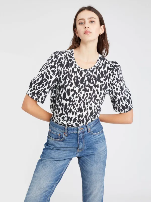 BLOOMING SLEEVE TEE sold by Nica