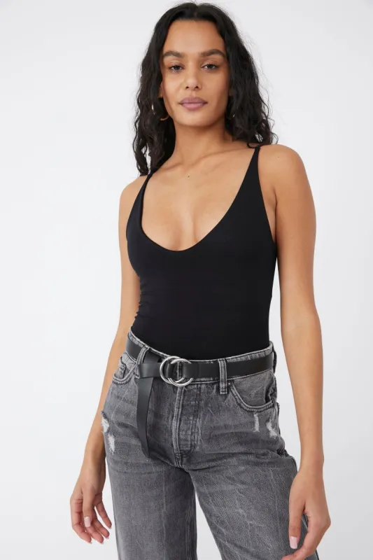 SEAMLESS V-NECK CAMI sold by Nica