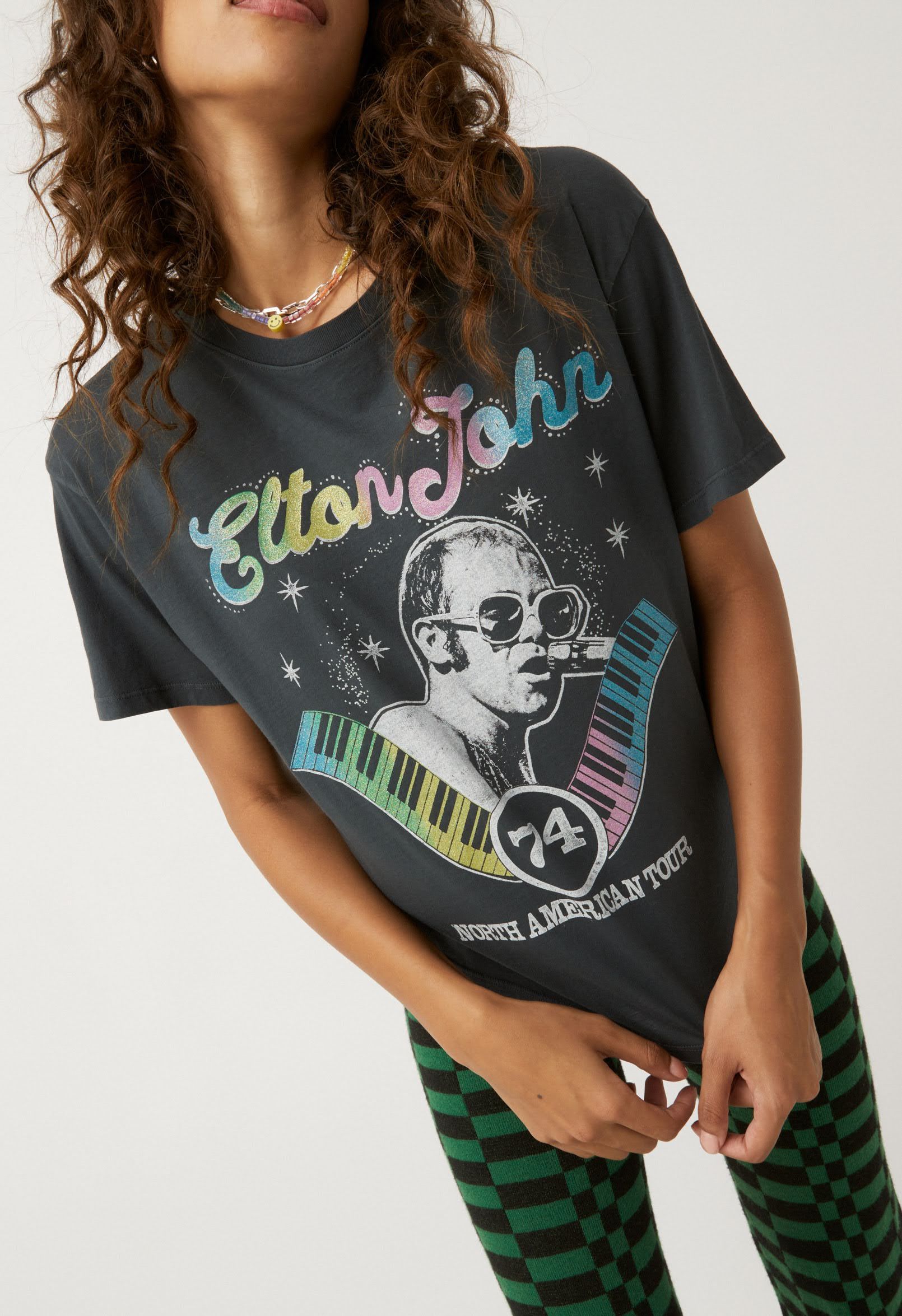 ELTON JOHN NORTH AMERICA TOUR '74 BOYFRIEND TEE sold by Nica product image thumbnail 6