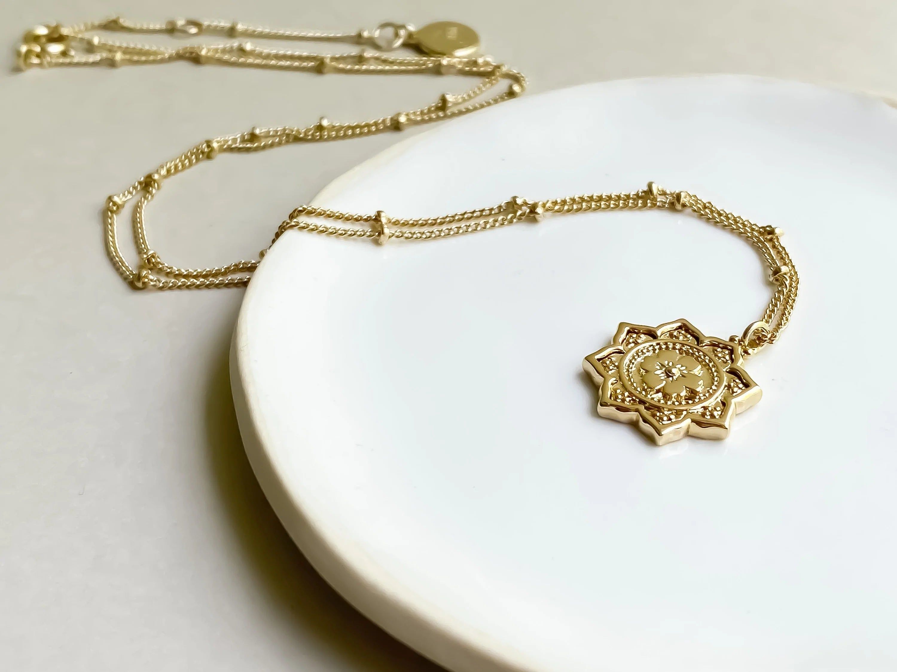 BLOOM NECKLACE sold by Nica