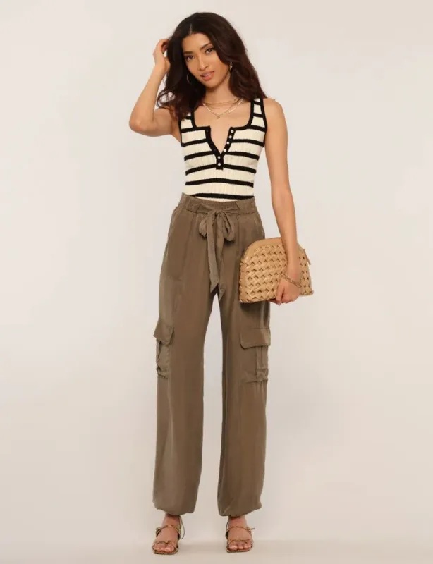 JETTE PANT sold by Nica