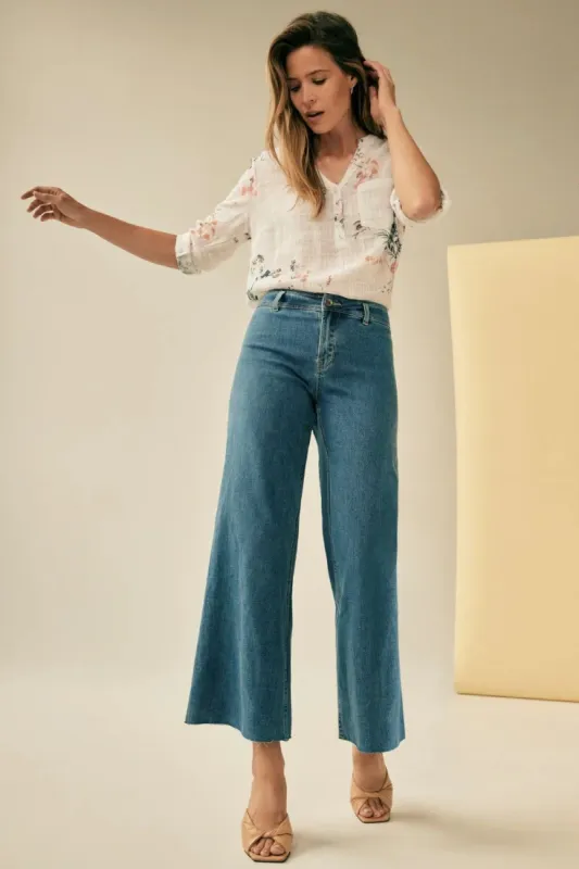 WIDE LEG JEANS WITH RAW HEM sold by Nica