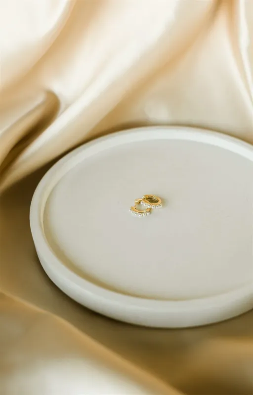 ANNA HUGGIES sold by Nica