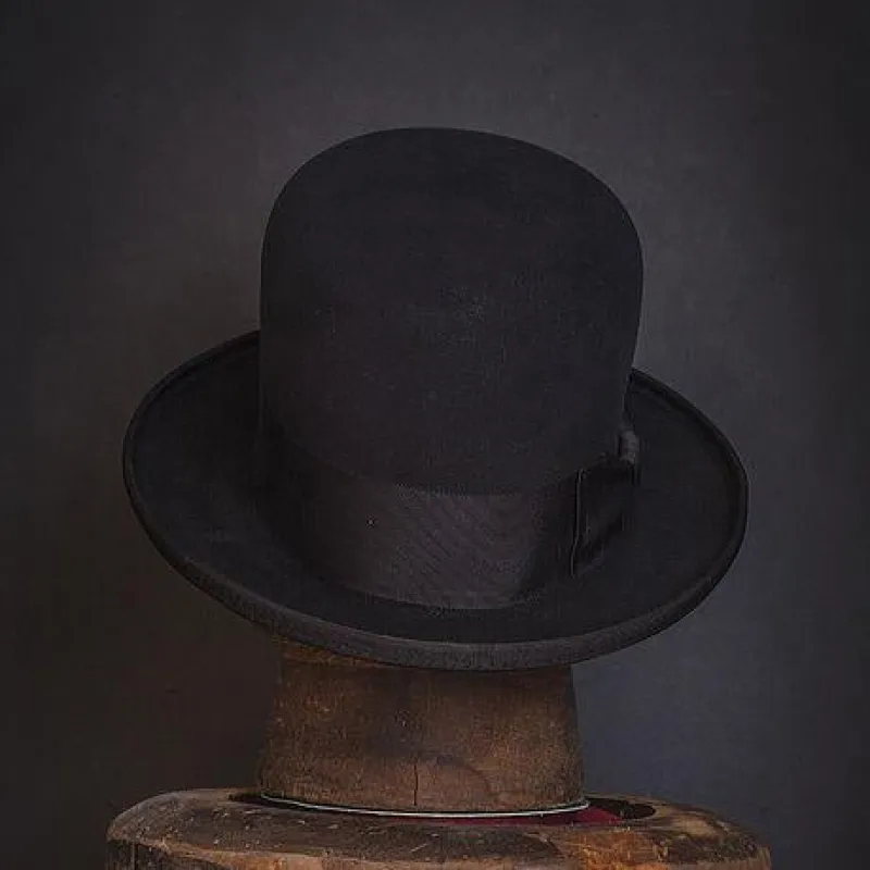 Hat 200 sold by Nick Fouquet