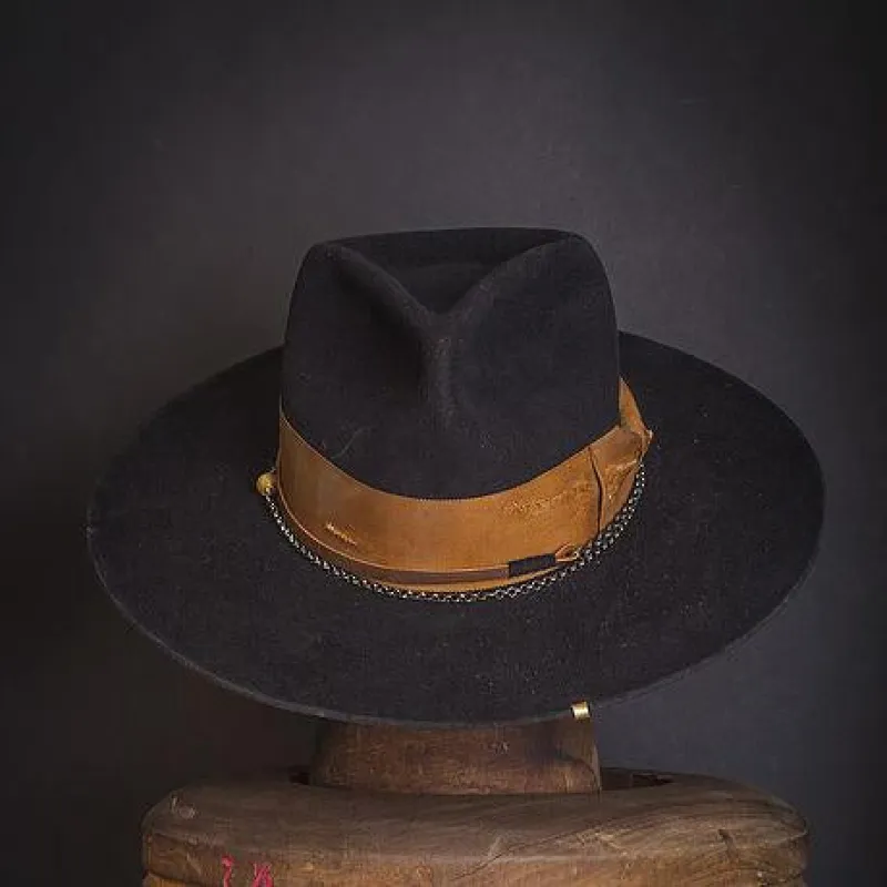 Hat 189 sold by Nick Fouquet