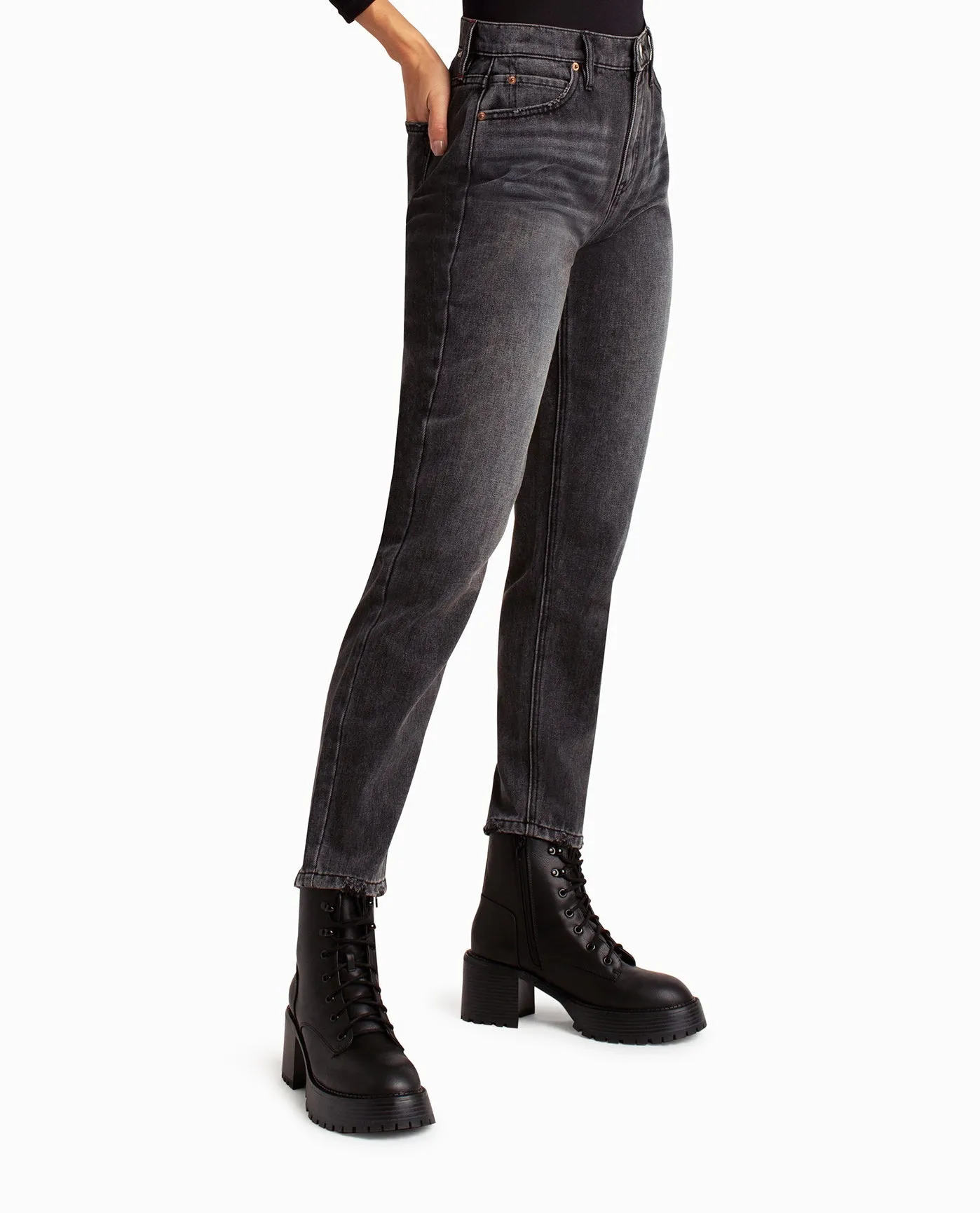 HARLEM HIGH RISE TAPERED JEAN sold by Nicole Miller product image thumbnail 3