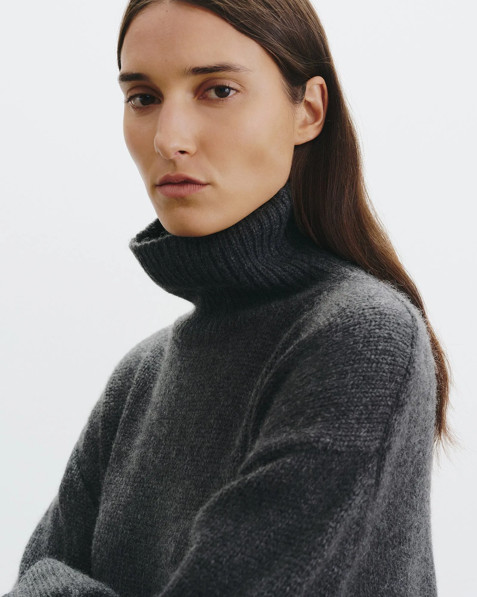 TABITHA CASHMERE SWEATER sold by Nili Lotan product image thumbnail 3