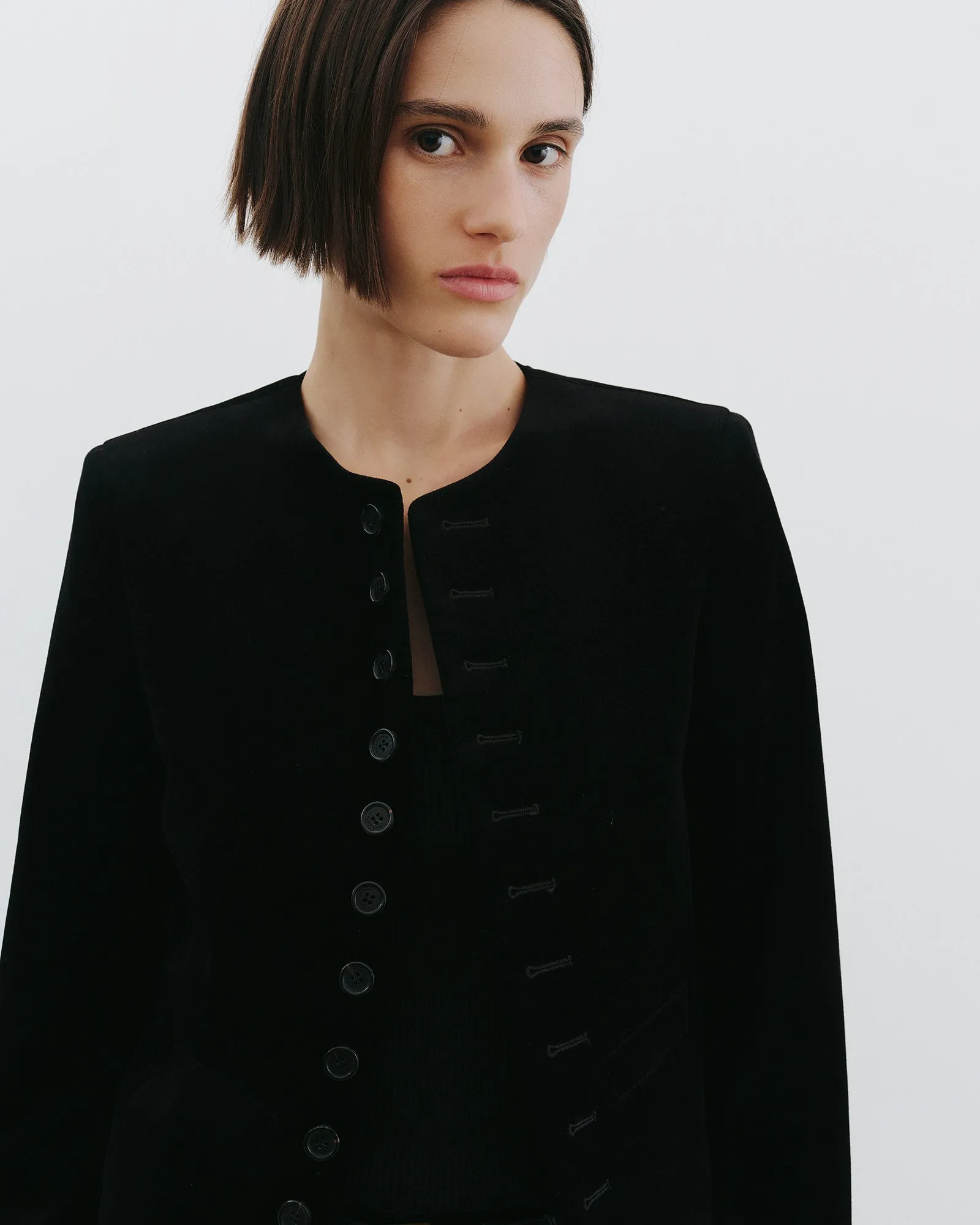 PATTI VELVET SHORT JACKET sold by Nili Lotan product image thumbnail 3