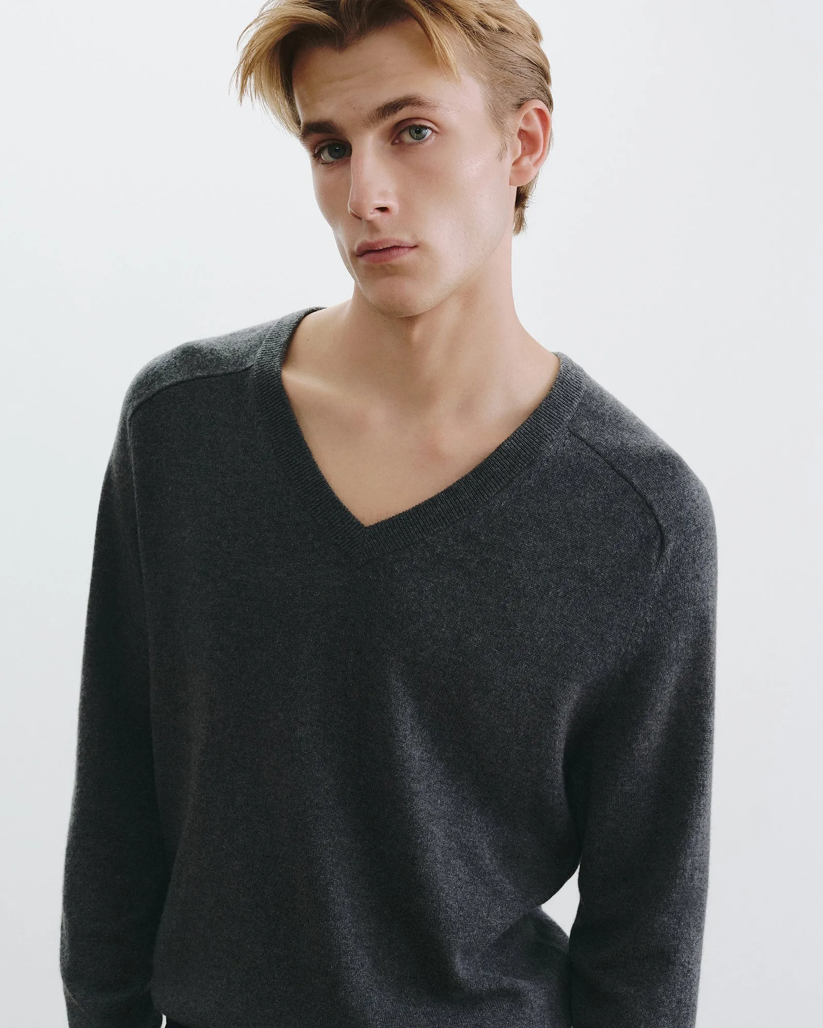 VINEDA CASHMERE SWEATER sold by Nili Lotan product image thumbnail 3