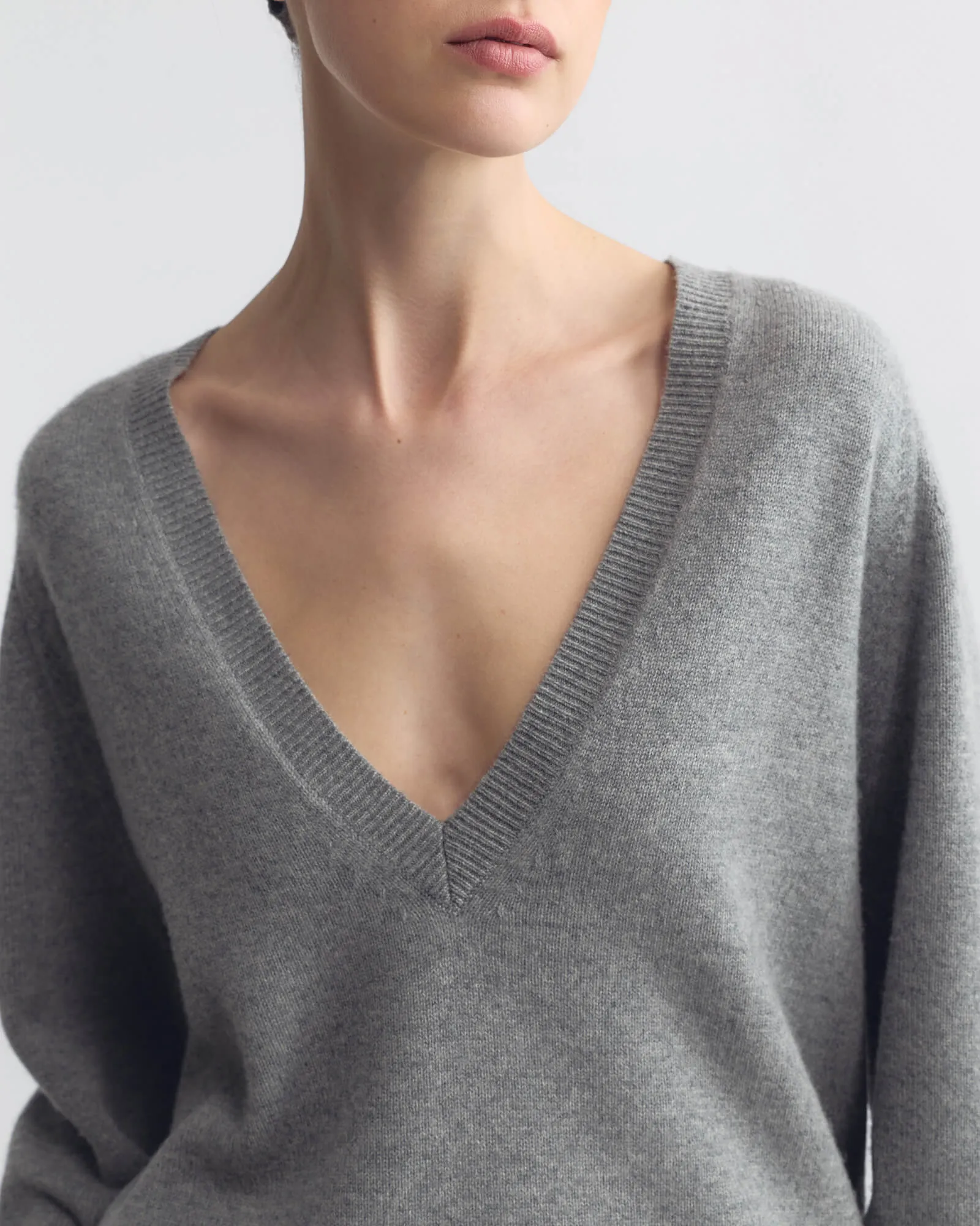 FERON CASHMERE SWEATER sold by Nili Lotan product image thumbnail 3