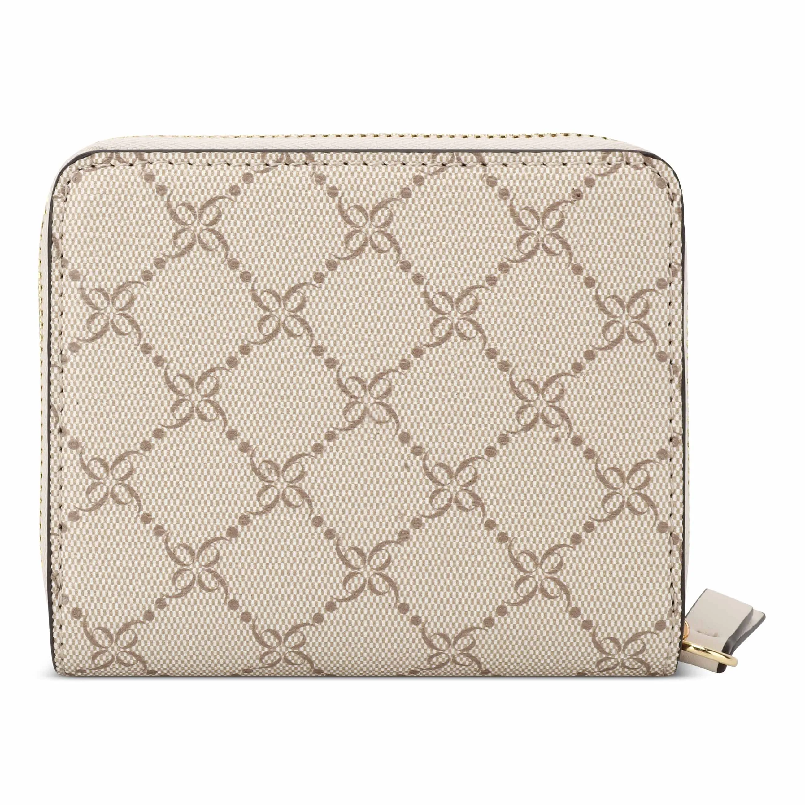 Omyra Chain Phone Crossbody sold by Nine West product image thumbnail 3
