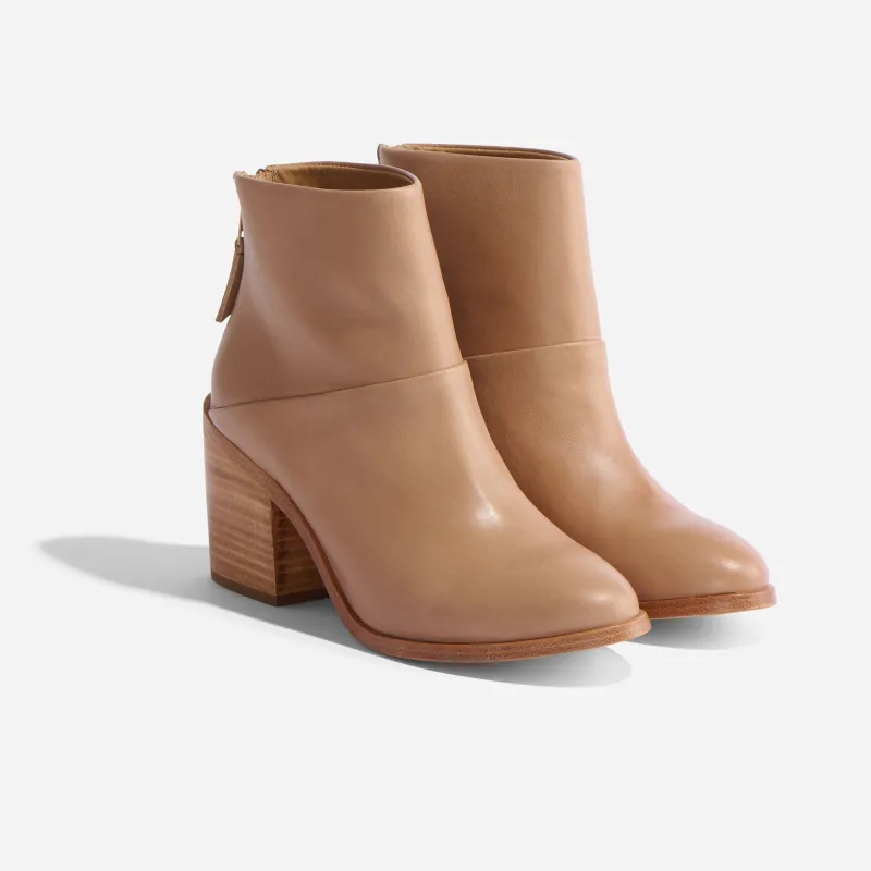 Dari Boot 2.0 Almond made by Nisolo
