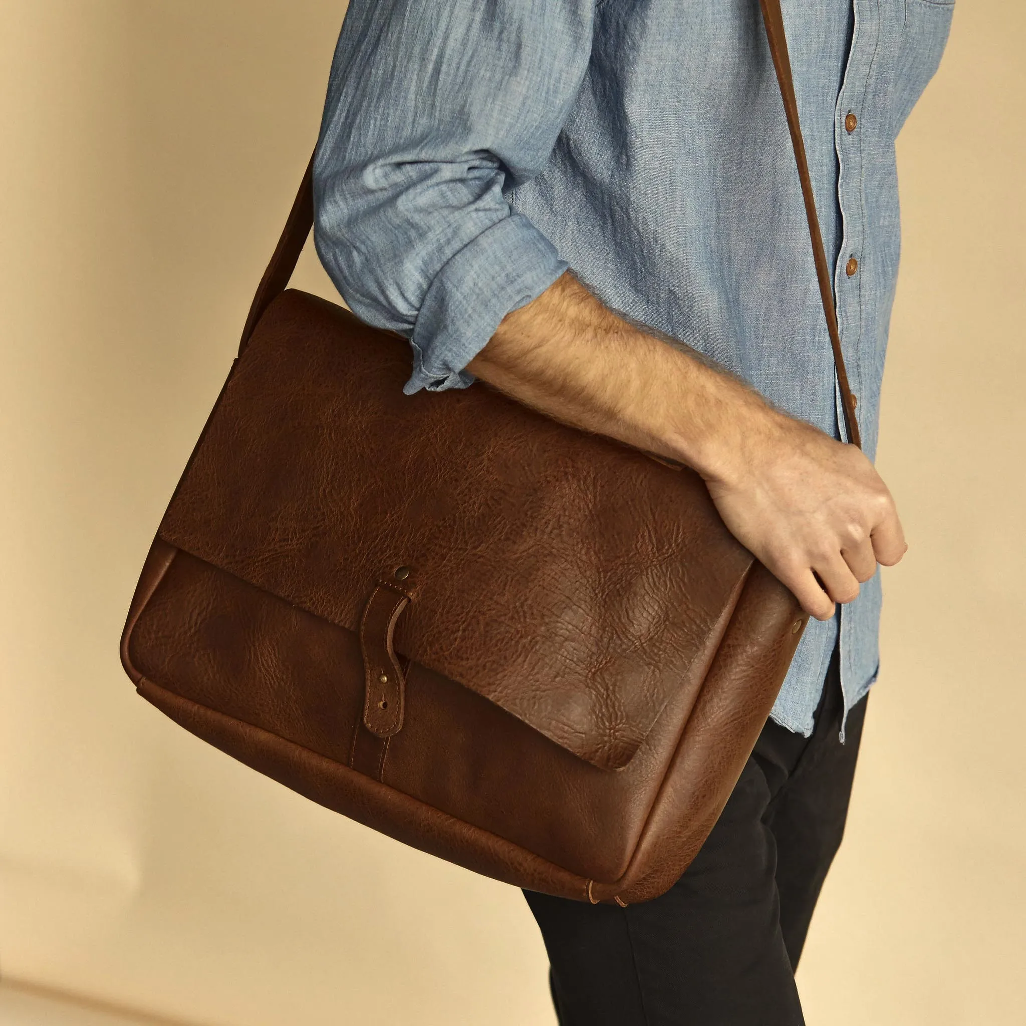 Loreto Messenger Bag Chestnut sold by Nisolo product image thumbnail 2