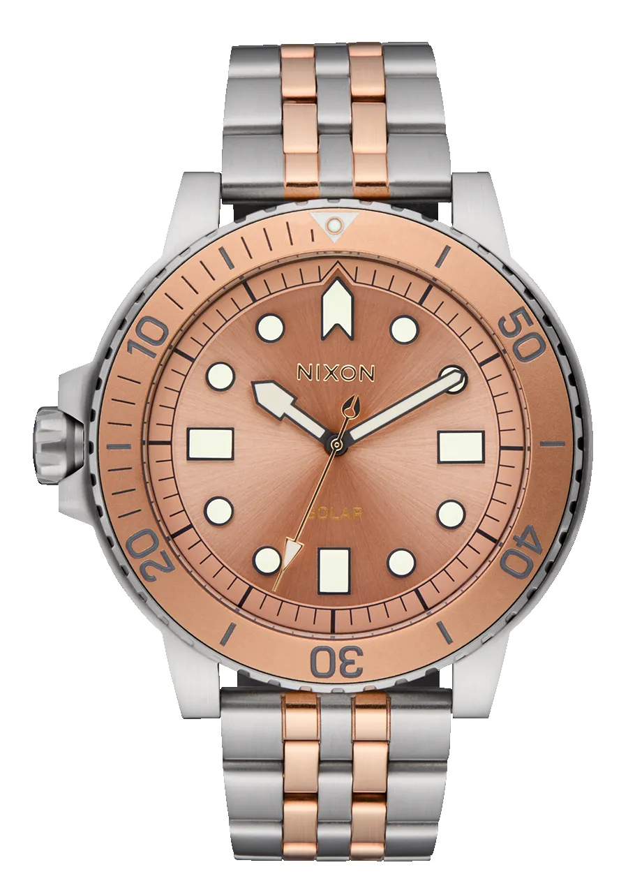 Stinger 44 - Silver / Coral sold by Nixon