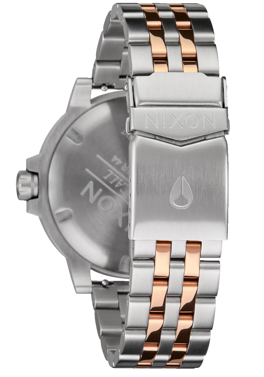 Stinger 44 - Silver / Coral sold by Nixon product image thumbnail 4