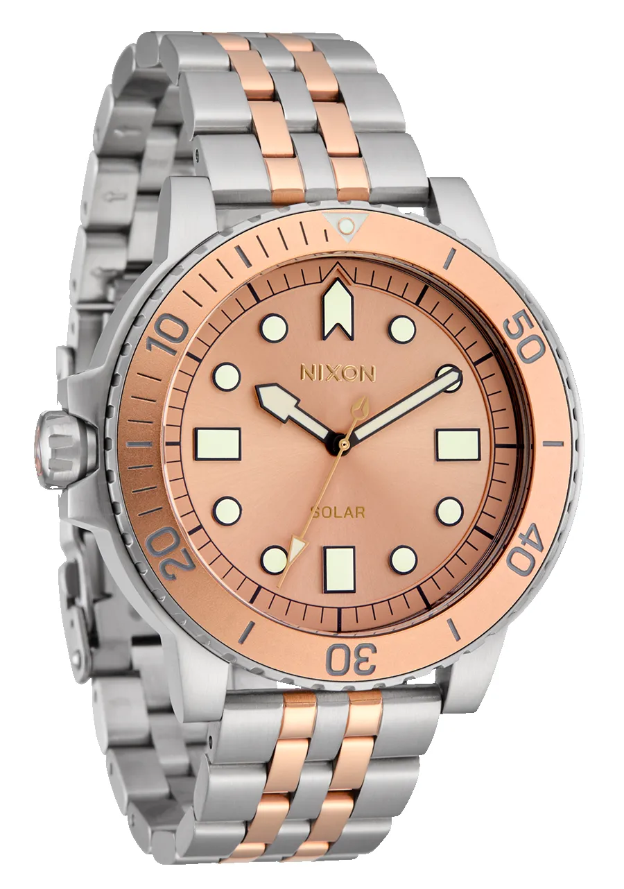 Stinger 44 - Silver / Coral sold by Nixon product image thumbnail 2