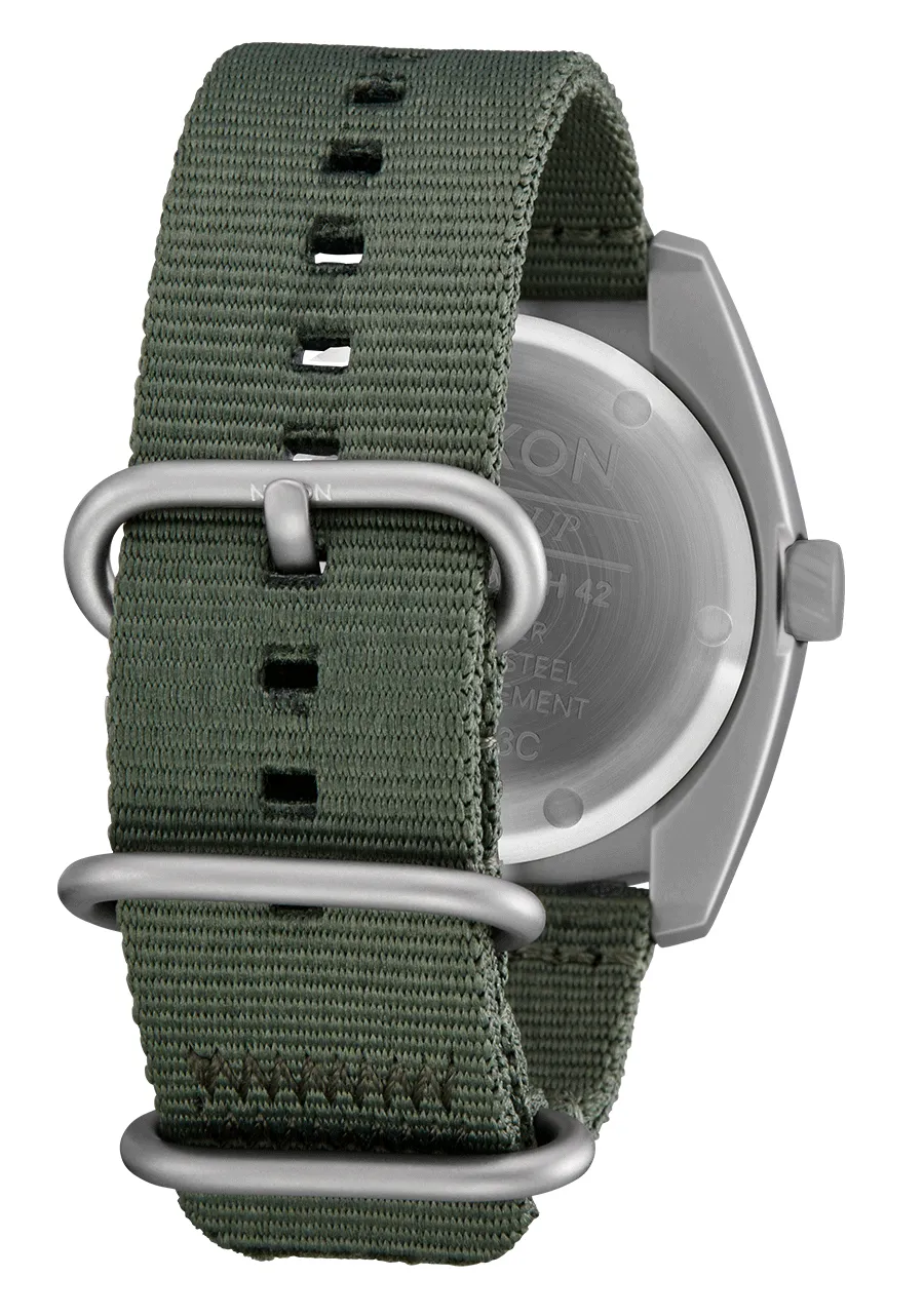 Clutch 42 - Matte Silver / Thyme sold by Nixon product image thumbnail 4