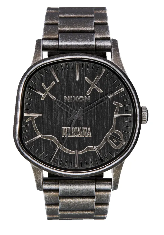 Nirvana Sentry Wobble - All Antique Silver sold by Nixon