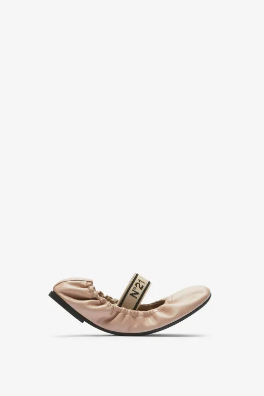 Ballerine in pelle sold by No. 21