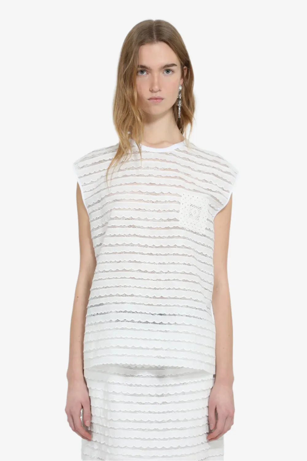 Top semi trasparente in pizzo sold by No. 21