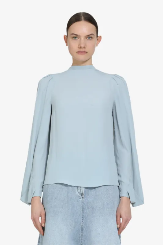 Blusa con maniche lunghe svasate sold by No. 21