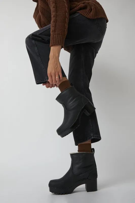 No.6 5" Pull On Shearling Clog Boot on Mid Tread in Ink Aviator on Black Base sold by No. 6