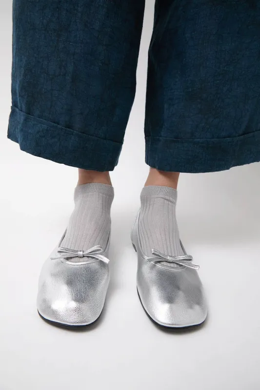 Maria La Rosa Ribbed Short Bio Cotton Socks in Pale Grey sold by No. 6
